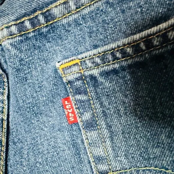 Levi’s Men's Blue Medium Wash Denim Straight Leg Jeans Size 42 Waist